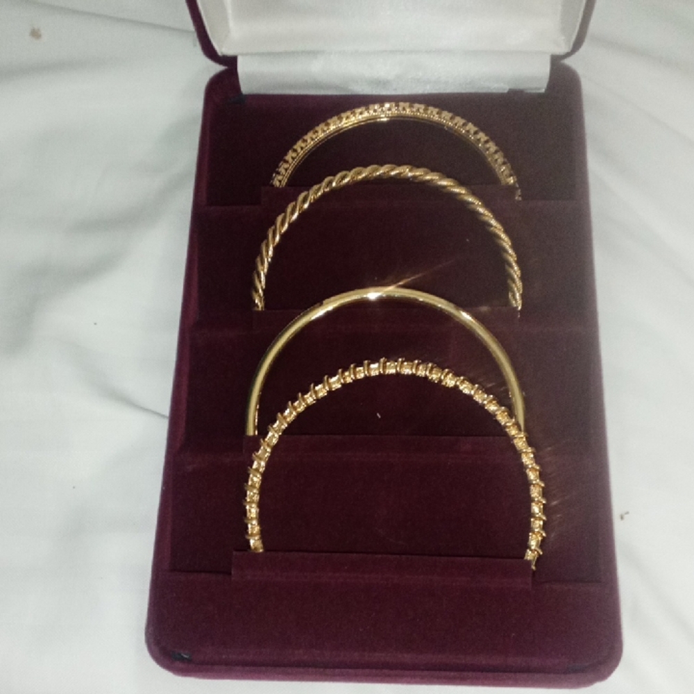 Camrose and Kross Elegant Gold Bangle Set